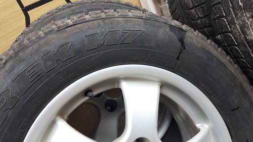 PNEU A RÁFKY za 3990