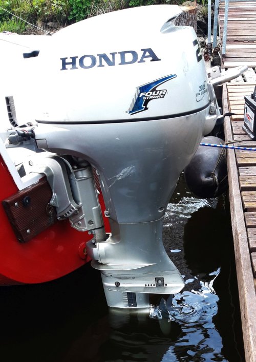 MOTOR HONDA BF 20D  za 29999 Kč